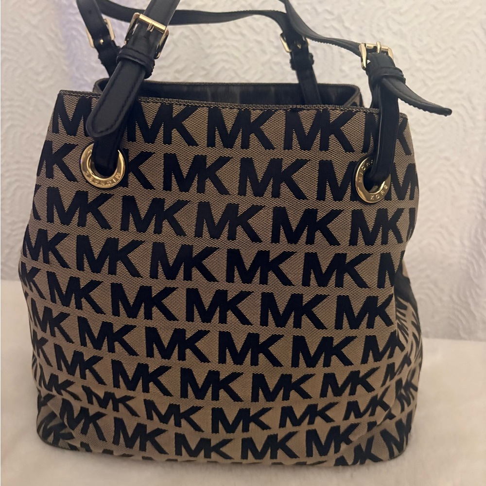 Michael Kors Signature Black and Tan Shoulder Bag